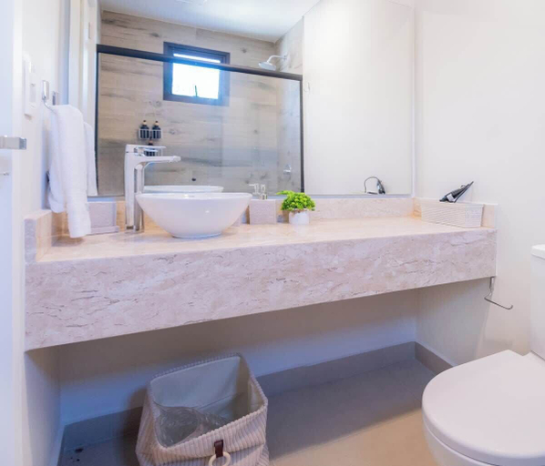 Bathroom 4, Corporate Stays Zuba 8, Fernando de la Mora