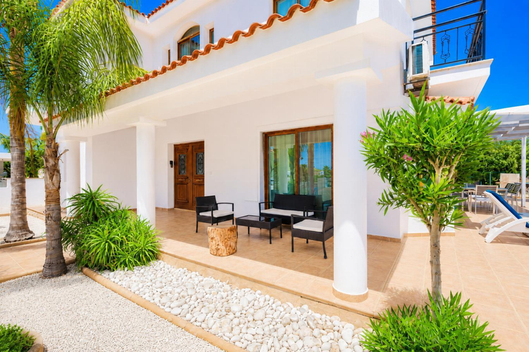 Others 4, Villa Corallina