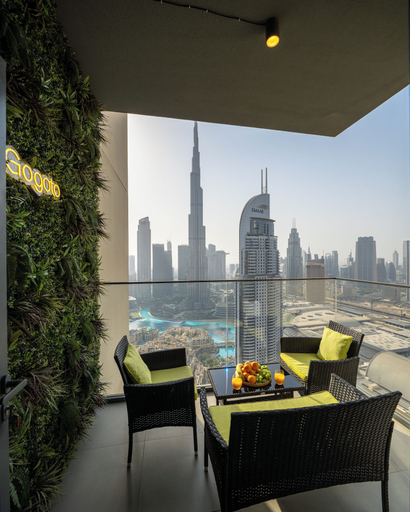 Property grounds 5, Luxury 3.5BR Burj Khalifa LED View, Dubai