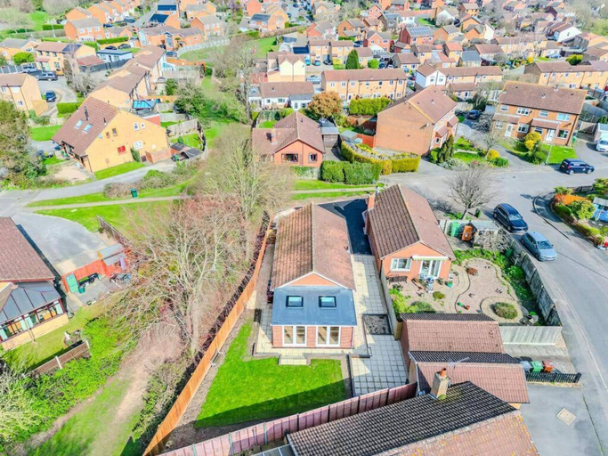 Exterior 3, Tranquil Lodge Retreat in Loughborough, Leicestershire