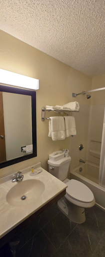Bathroom 5, Super 8 by Wyndham Augusta, Kennebec