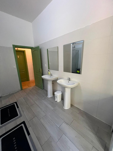 Bathroom, 7 Requinte HOSTel, Lisbon