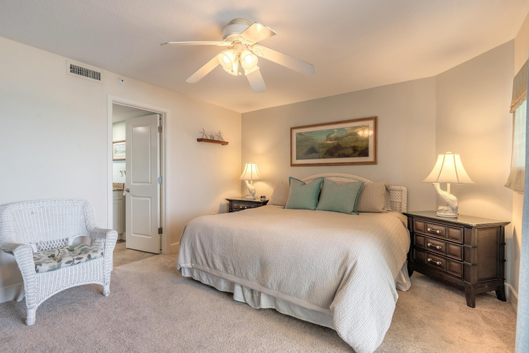 Room 4, Seascape Towers 1123, Volusia