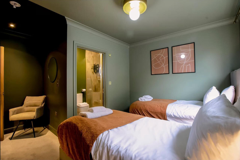 Room 5, 2 Bedroom Apartment Sleeps 3 - Garden - Pets, Cornwall