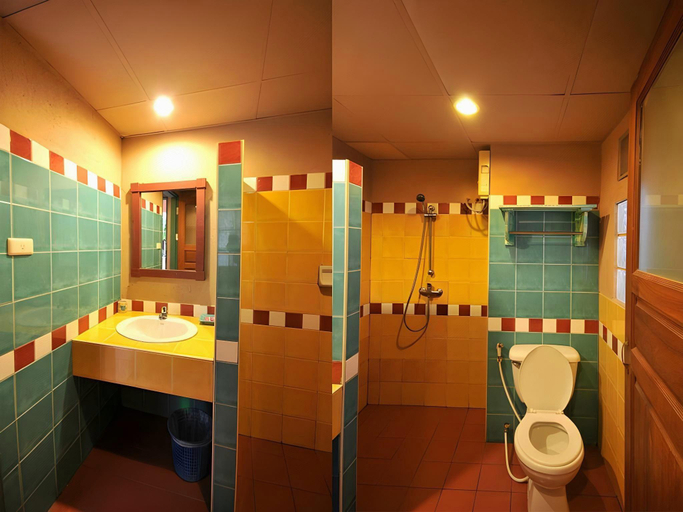 Bathroom 3, Casa Brazil Homestay, Pulau Phuket