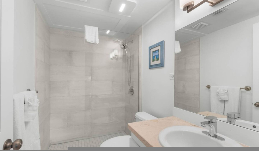 Room 4, Villas Pappagallo 17