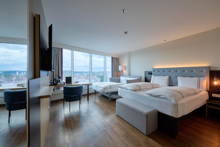 Bedroom 4, Premier Inn Würzburg, Würzburg