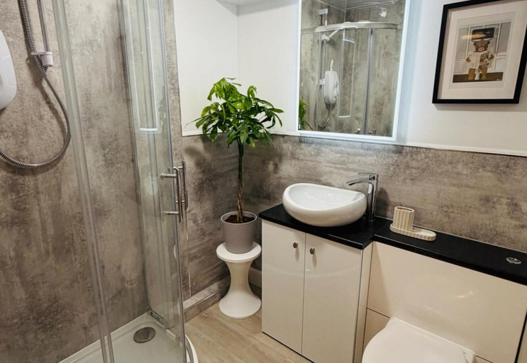 Bathroom 3, 2 Bedroom Albany Apt Sleeps 4 -Tv & Wifi -central, Argyll and Bute