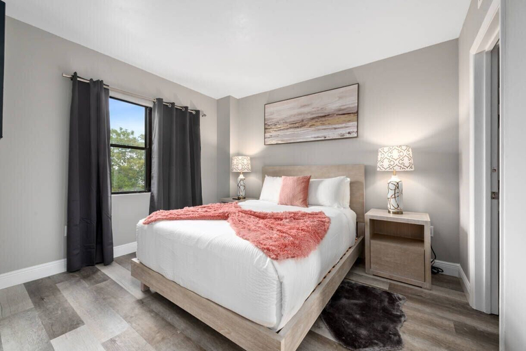 Room 3, 2BR Suite at The Enclavenear Universal, Orange