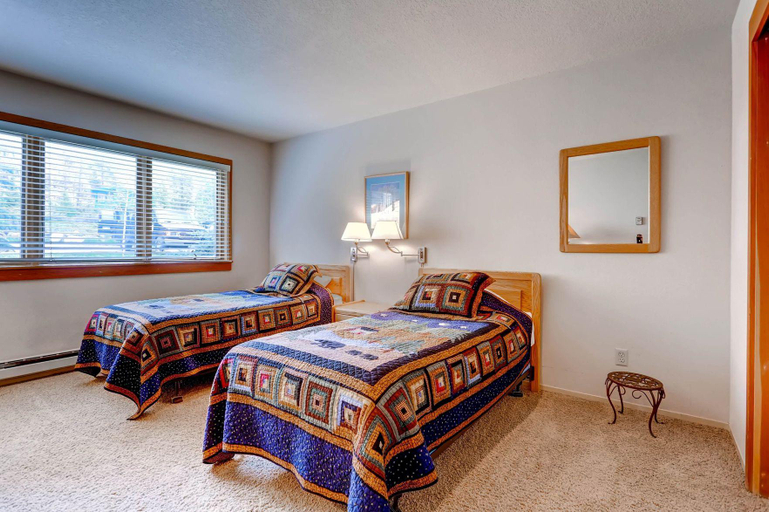 Bedroom 2, Quicksilver 1643, Summit