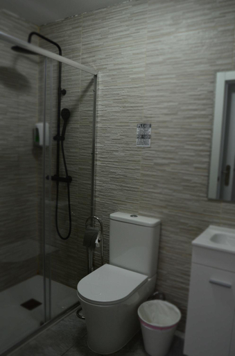 Bathroom, RI HOSTELs, Madrid