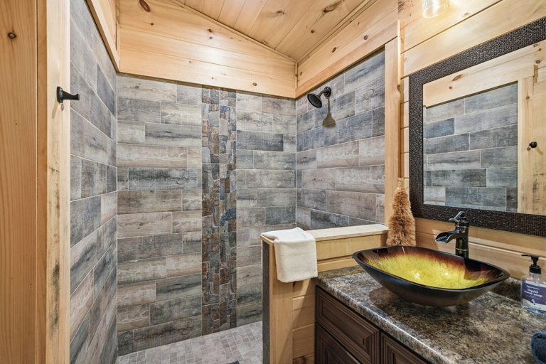 Bathroom 2, Bearly Behaving 1 Bedroom Cabin, Sevier
