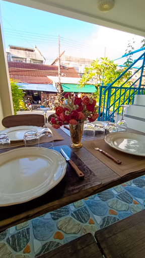 Food & Drinks 4, Kata Lina guesthouse, Phuket Island