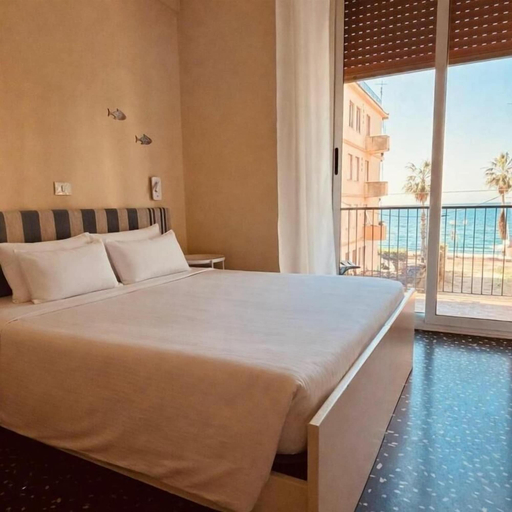 Others 5, Hotel Elisabetta, Genova