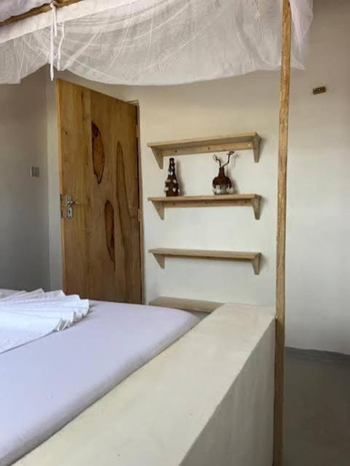 Others 5, Mambo Leo Hostel, Kusini