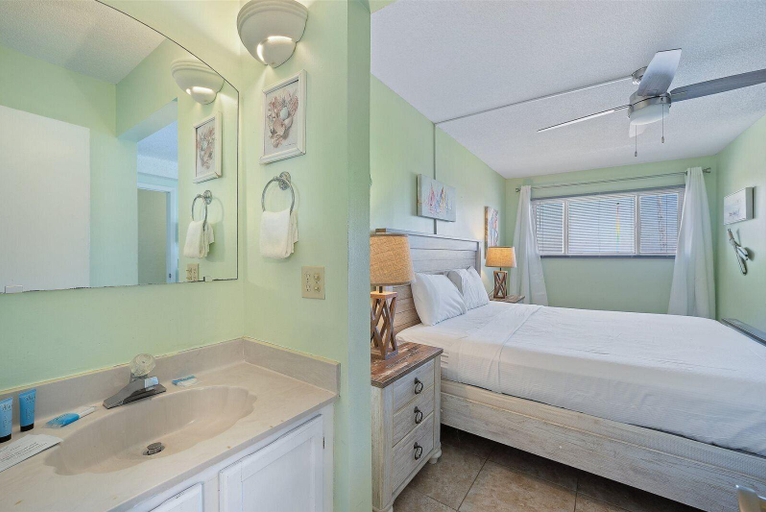 Bedroom 3, The Summit 1205, Bay