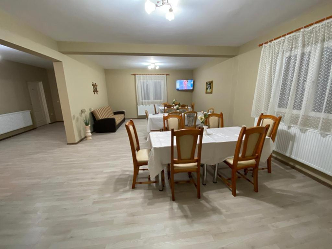 Others 4, Casa Andrei Retezat, Totesti