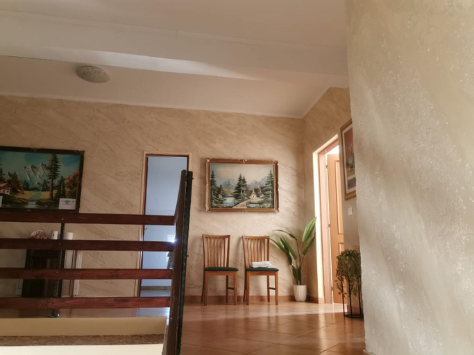 Others 5, Casa Maria, Negresti-oas