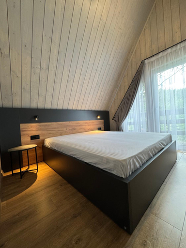 Bedroom, Karpatskyy, Turkivs'kyi