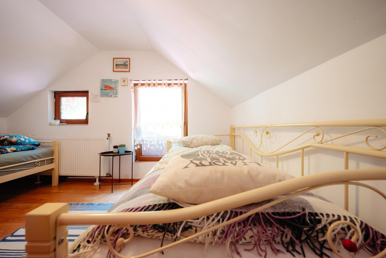 Bedroom 2, Casa Maia Dambovicioara, Dambovicioara