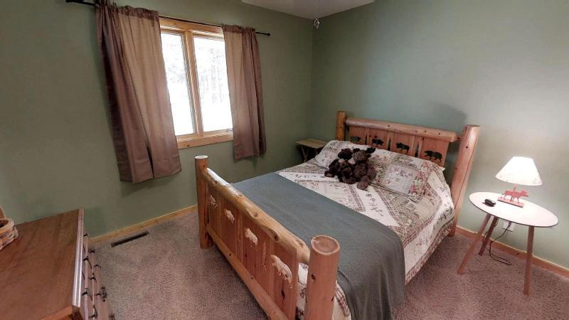 Bedroom 2, Lakefront Hideaway, Meeker