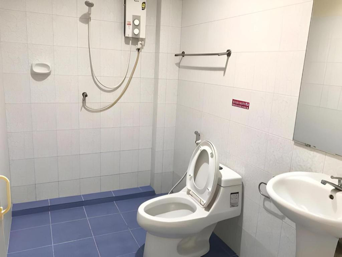 Bathroom, RACHAPHRUKRESORTLOPBURI, Muang Lop Buri