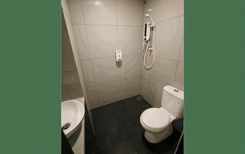 Bathroom 4, Place2Stay Business Hotel @ Metrocity, Kuching