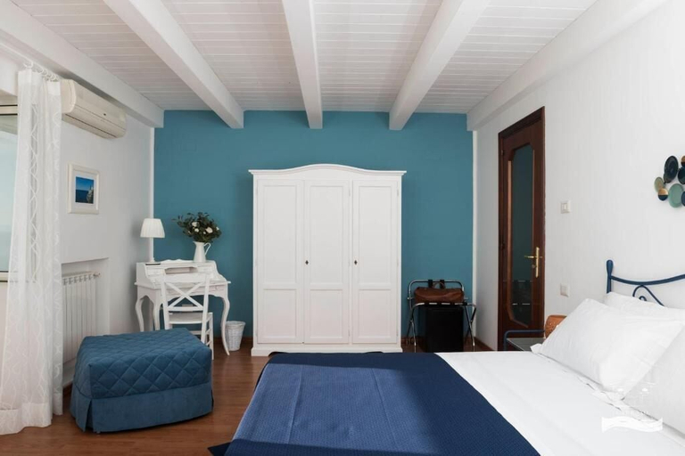 Bedroom 3, Palazzo Carrano, Salerno