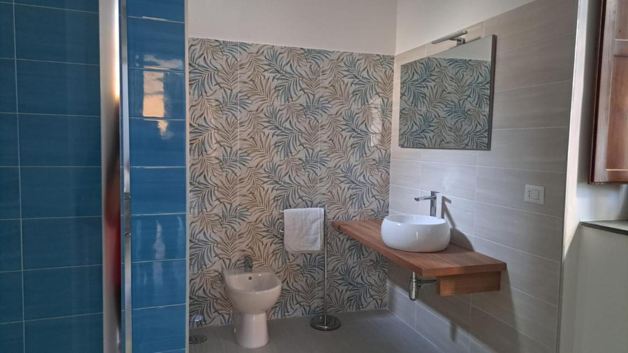Bathroom 3, Casa Cirillo, Napoli