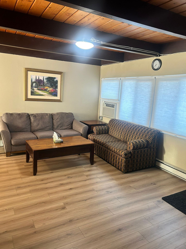 Others 5, Flamingo Motel, Okanagan-Similkameen