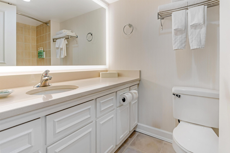 Bathroom 4, Best Western Dorchester Hotel, Nanaimo