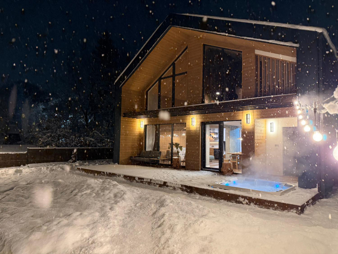 Others 1, True Cabin, Sovata