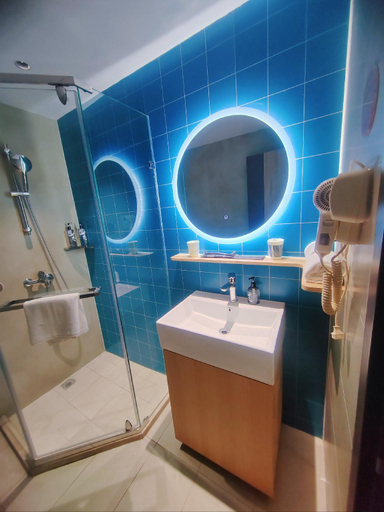Bathroom 3, Home Inn Shenyang Tiexi Square Yunfeng South Street Qima Road, Shenyang