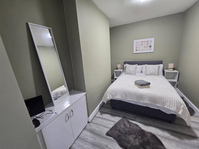 Bedroom 4, House 5 minutes from Sefton Park, Sefton
