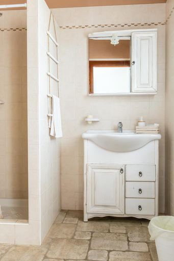 Bathroom 5, B&B La Vigna, Brindisi