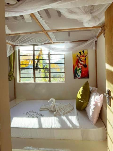 Others 3, Mambo Leo Hostel, Kusini