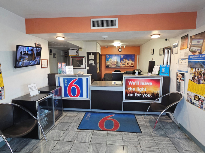 Others 5, Motel 6 Mitchell I-90, SD, Davison