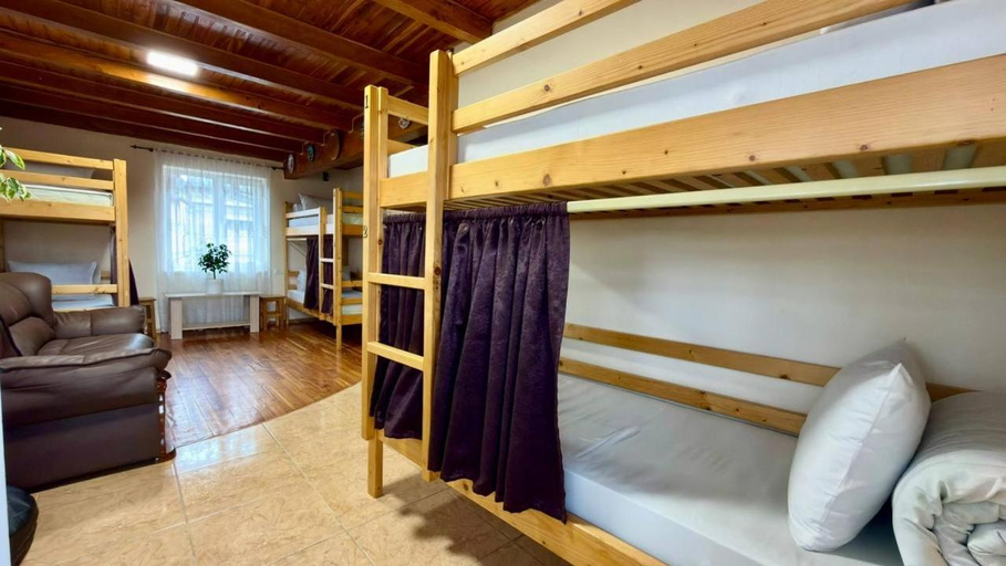 Bedroom 4, хостел Галіція, Kolomyis'kyi