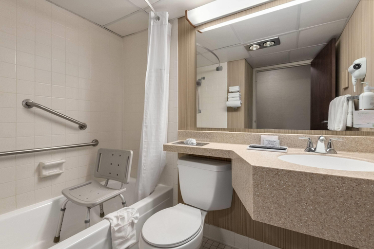 Bathroom 4, Ramada by Wyndham Grand Forks, Grand Forks