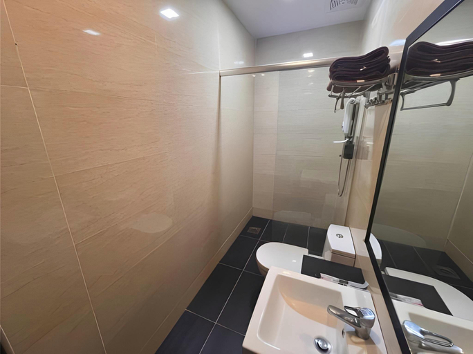 Bathroom 5, Hotel Indah, Kuala Terengganu