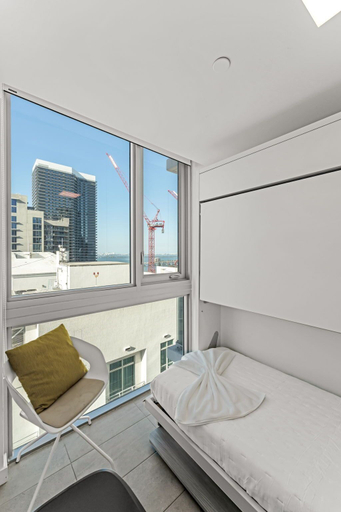 Bedroom 5, Yotel, Miami-Dade