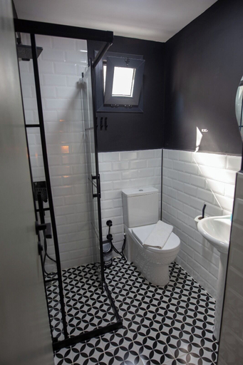 Bathroom 2, Cem Gül Hotel, Ayvalık