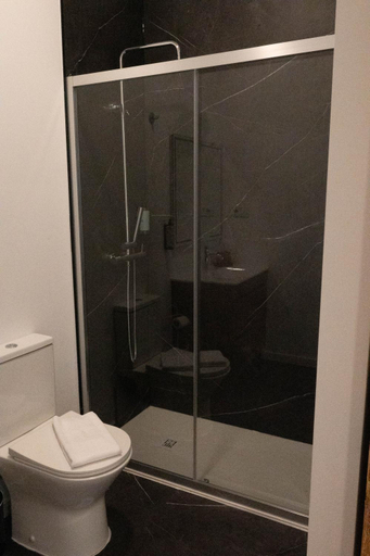 Bathroom 3, DesKanzo Guest House - Raul Doria, Porto