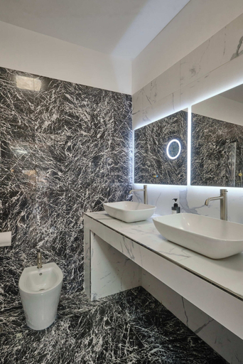 Bathroom 4, Luxury Vatican Suites, Rome