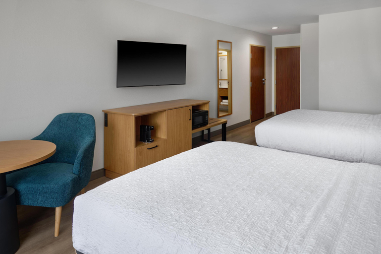 Bedroom 3, Hampton Inn by Hilton Odessa, Ector