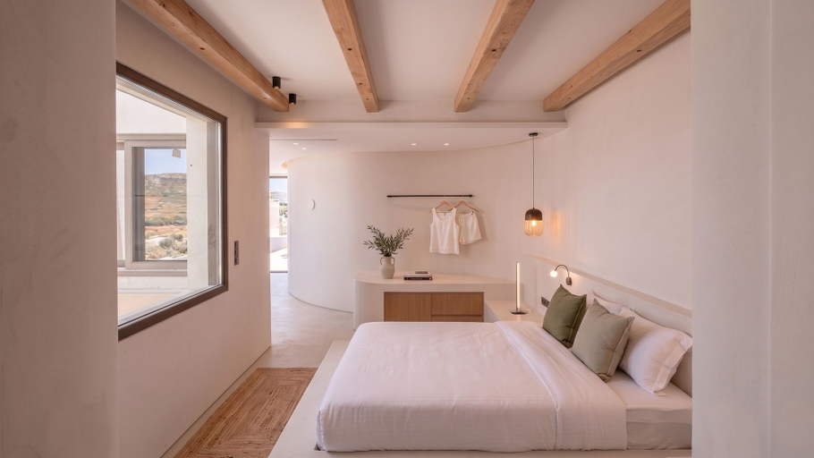 Room 5, The Lofts Paros Executive Suites, South Aegean