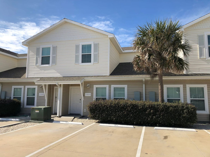 Room 2, Have a Beachy Time at This 5 Star Townhome, Nueces