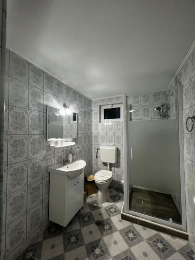 Bathroom, Pensiunea Ursulet, Piatra-neamt