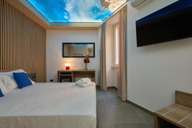 Room 2, Roma Art Suite, Roma