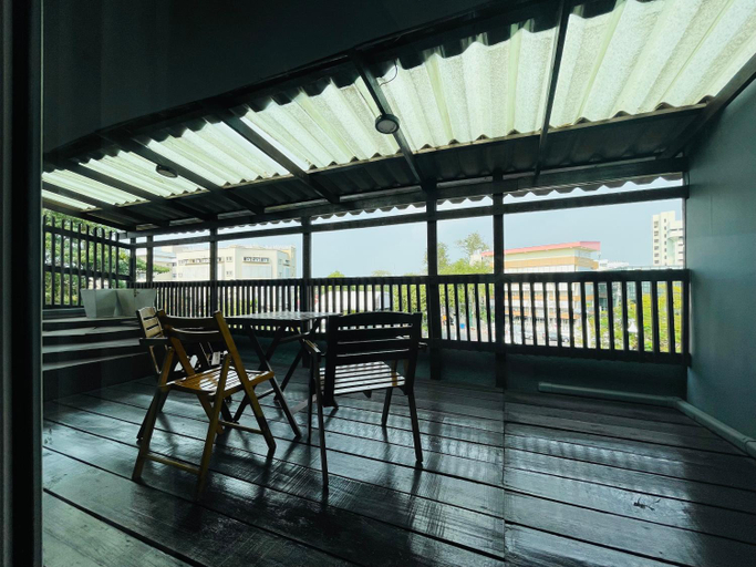 Food & Drinks, The Serene House Bangkok, Pom Pram Sattru